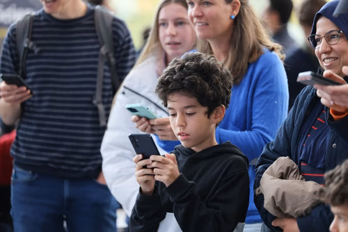 To celebrate 100 years of quantum science and technology, we invite you to discover the strange and fascinating world of quantum physics through hands-on activities, interactive demonstrations, workshops, and engaging talks.