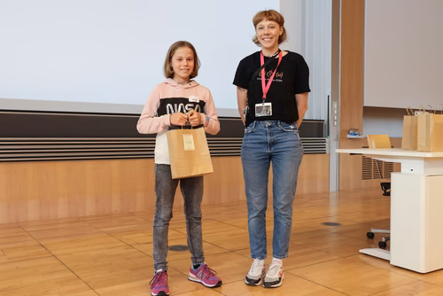 Le Meet up national annuel du Coding club des filles sur le campus de l’EPFL Service de promotion des sciences SPS 