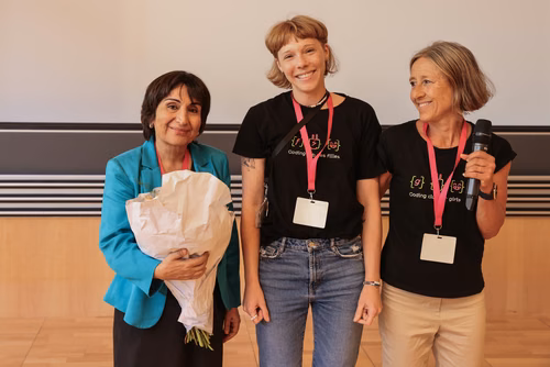 Le Meet up national annuel du Coding club des filles sur le campus de l’EPFL Service de promotion des sciences SPS 