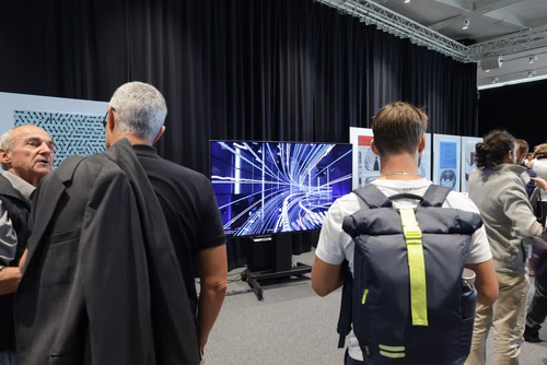 On September 21st, EPFL celebrate the 30th anniversary of its flagship experiment, the Tokamak à Configuration Variable (TCV). Operated by the Swiss Plasma Center as part of the EUROfusion Consortium, it is one of the key European facilities for the ITER project, which aims to demonstrate the scientific and technological feasibility of fusion as an energy source, and the development of DEMO, whose objective is to prove its commercial feasibility. The TCV Tokamak represents a major asset in the global effort