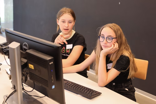 Le tout premier Meet up national du Coding club des filles s'est déroulé sur le campus de l’EPFL à Lausanne.