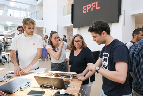 Durant le cours intitulé « Assistive Technology Challenge », des étudiants de l’EPFL ont développé des solutions personnalisées pour des patients atteints de handicap moteur.