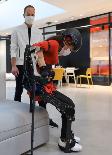 Paraplegic athlete Silke Pan brilliantly represented EPFL at the 2020 Cybathlon this weekend. Wearing the TWIICE exoskeleton designed by EPFL scientists, she finished in second place in the finals.