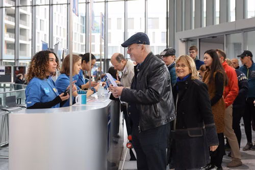 To celebrate 100 years of quantum science and technology, we invite you to discover the strange and fascinating world of quantum physics through hands-on activities, interactive demonstrations, workshops, and engaging talks.