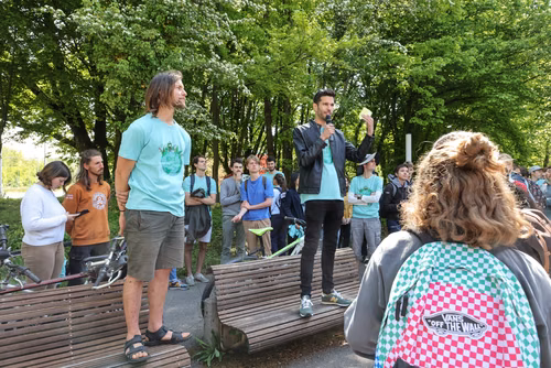 Bike to work est une action de PRO VELO Suisse qui réuni chaque printemps plus de 50'000 personnes à travers le pays. L’objectif est de faire découvrir au plus grand nombre de pendulaires le plaisir de se rendre au travail en vélo : un moyen de transport pratique, bon pour la santé et écologique. Remise des prix, Campus durable, EPFL-UNIL 