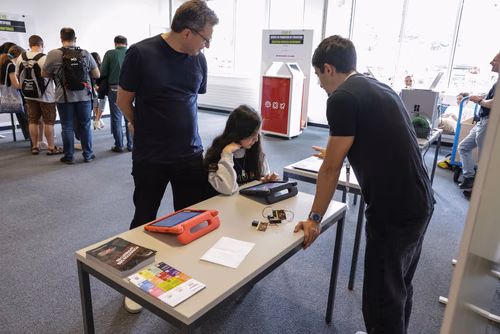 Le Meet up national annuel du Coding club des filles sur le campus de l’EPFL Service de promotion des sciences SPS 