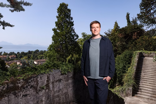 Dans le cadre de la thèse qu’il réalise actuellement en architecture à l’EPFL, Clément Cattin analyse comment adapter les lieux en pente aux défis de la ville durable. Il en résume les enjeux dans une chronique parue dans trois quotidiens romands.