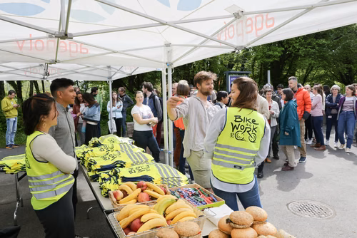 Bike to work is a team challenge that encourages the EPFL community to cycle to campus during May and June.