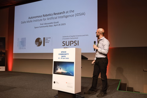Challenges and opportunities in the space field. Practical and useful information for space industries and newcomers in the domain.