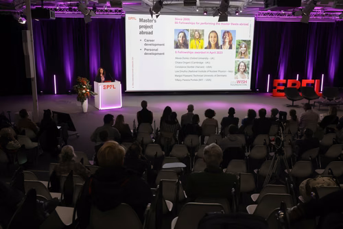 La fondation WISH de l’EPFL a choisi de décerner à la physicienne quantique Michelle Simmons le prix Erna Hamburger 2023 pour sa brillante carrière à la pointe de son domaine, ainsi que pour son engagement en faveur de la diversité et des MINT. Une cérémonie de remise de prix se tiendra aujourd'hui à l’EPFL.