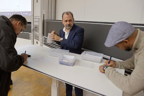 Remises des attestations robots et informatique pour les enfants du Jura