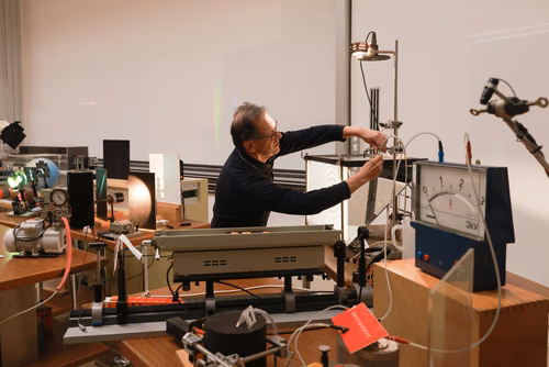 La lumière, voici la toute nouvelle thématique du festival Scientastic, le festival des sciences de l'EPFL Organisateur Service de promotion des sciences sps. 