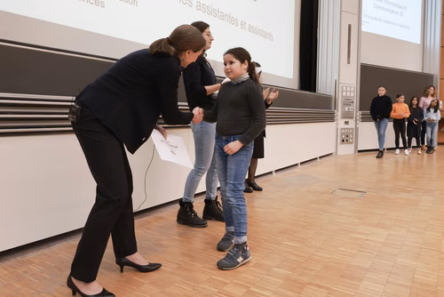 Journée à la découverte des Sciences Remise attestations "Internet & Code pour les filles" Service de la promotion des Sciences de l'EPFL 