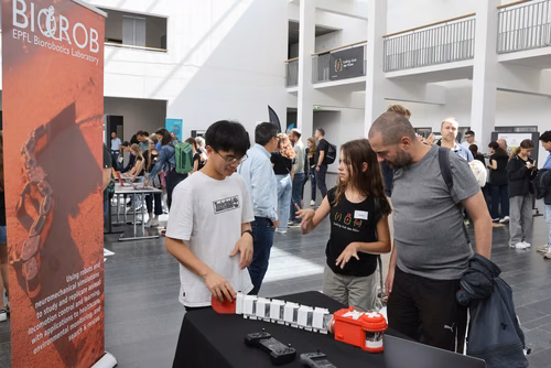 Le Meet up national annuel du Coding club des filles sur le campus de l’EPFL Service de promotion des sciences SPS 