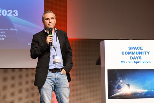Challenges and opportunities in the space field. Practical and useful information for space industries and newcomers in the domain.