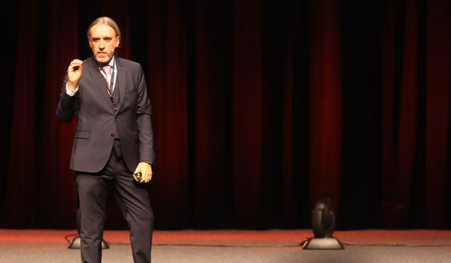 Le Gala EPFL Alumni, qui a réuni plus de 400 personnes au SwissTech Convention Center, a constitué une superbe occasion pour les diplômé.es de renouer avec leur Ecole et leurs amis.