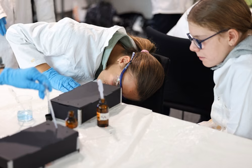 To celebrate 100 years of quantum science and technology, we invite you to discover the strange and fascinating world of quantum physics through hands-on activities, interactive demonstrations, workshops, and engaging talks.