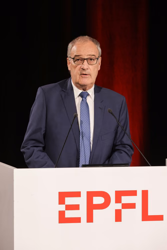 On September 21st, EPFL celebrate the 30th anniversary of its flagship experiment, the Tokamak à Configuration Variable (TCV). Operated by the Swiss Plasma Center as part of the EUROfusion Consortium, it is one of the key European facilities for the ITER project, which aims to demonstrate the scientific and technological feasibility of fusion as an energy source, and the development of DEMO, whose objective is to prove its commercial feasibility. The TCV Tokamak represents a major asset in the global effort