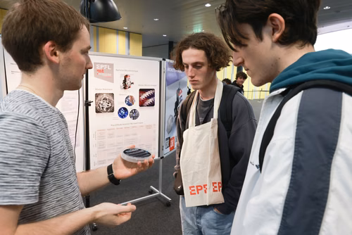 Un événement d’envergure pour préparer son avenir. Comme chaque année, l’EPFL, via son Service de promotion de l’éducation et en collaboration avec ses facultés, se réjouit d'accueillir les gymnasiennes et gymnasiens sur son campus. L’École propose de venir découvrir ses filières de formation, sa communauté estudiantine, son corps enseignant, ses équipes de recherche, les divers services dédiés aux étudiantes et étudiants débutant à l’EPFL, ainsi que les multiples associations chargées d’animer la vie socia