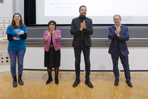 Remises des attestations robots et informatique pour les enfants du Jura