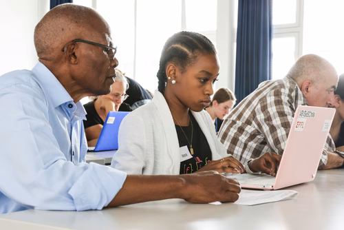 Le Meet up national annuel du Coding club des filles sur le campus de l’EPFL Service de promotion des sciences SPS 