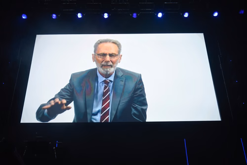 At the graduation ceremony held on Saturday morning, the students received their Master's degree in front of a crowd of 3,000 people made up of family and friends, professors and special EPFL guests.