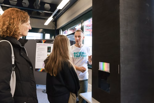 La lumière, voici la toute nouvelle thématique du festival Scientastic, le festival des sciences de l'EPFL Organisateur Service de promotion des sciences sps. 