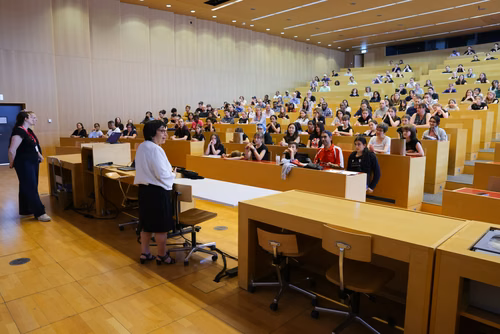 Le Meet up national annuel du Coding club des filles sur le campus de l’EPFL Service de promotion des sciences SPS 