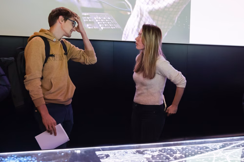The Visual Wonders of Science est une exposition en deux parties, proposée par le Centre d’imagerie de l’EPFL en collaboration avec Figure 1.A., qui regroupe des images et vidéos prises dans le cadre de recherches sur le campus et/ou par des chercheurs de l’EPFL. Certaines d’entre elles sont présentées au public pour la première fois.