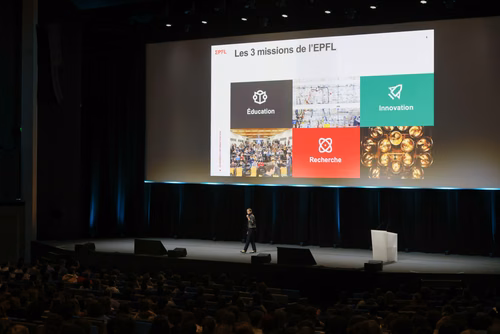 Un événement d’envergure pour préparer son avenir. Comme chaque année, l’EPFL, via son Service de promotion de l’éducation et en collaboration avec ses facultés, se réjouit d'accueillir les gymnasiennes et gymnasiens sur son campus. L’École propose de venir découvrir ses filières de formation, sa communauté estudiantine, son corps enseignant, ses équipes de recherche, les divers services dédiés aux étudiantes et étudiants débutant à l’EPFL, ainsi que les multiples associations chargées d’animer la vie socia