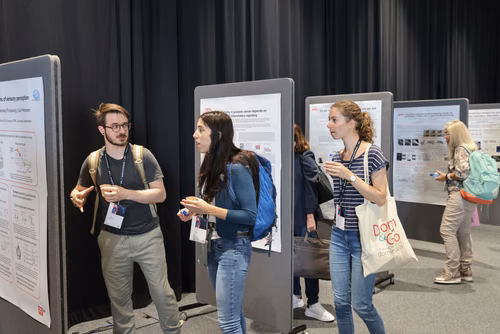 The EPFL School of Life Sciences turned 20 and celebrates this occasion with a unique symposium.