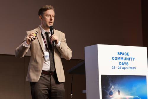 Challenges and opportunities in the space field. Practical and useful information for space industries and newcomers in the domain.