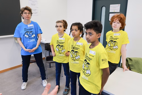 La 10ème édition du championnat de science par équipes, "Curieux et inventifs", permet à des jeunes filles et garçons de 8 à 15 ans de développer leur goût de la réflexion et de la recherche scientifique. Ils peuvent ainsi dévoiler leur inventivité dans une ambiance ludique et créative.