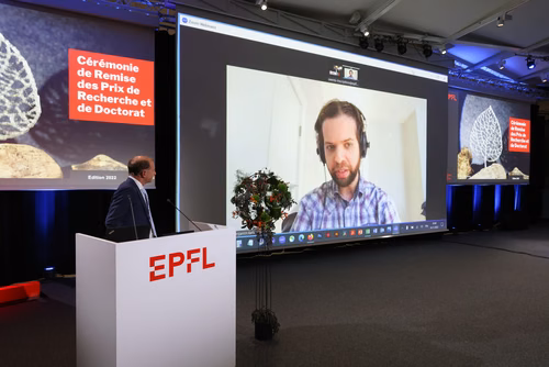 Cette cérémonie a pour objectif de remettre les Prix de la Recherche de l'EPFL aux lauréat·es et de féliciter toutes les doctorantes et doctorants qui ont terminé leur thèse avec succès cette année.