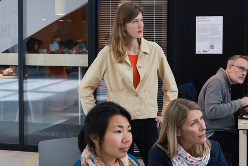 Dans le cadre du festival Les Culturelles du CDH-Culture et suite au workshop RUINED qui a permis à des étudiant·es de fabriquer une sculpture en mycelium, la performance MOLDING propose un ensemble de gestes performatifs dans le prolongement de l’œuvre vivante.