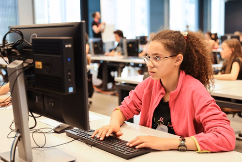 Le tout premier Meet up national du Coding club des filles s'est déroulé sur le campus de l’EPFL à Lausanne.