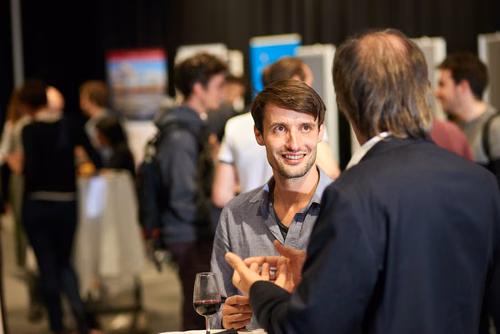 19 entrepreneurs ont “pitché” devant près de 300 personnes lors de la Startup Champions Seed Night coorganisée par l’EPFL Alumni et venturelab au Forum Rolex Learning Center. Daniel Yanisse (MT’12), CEO et co-fondateur de Checkr, était l’invité d’honneur de cette édition.