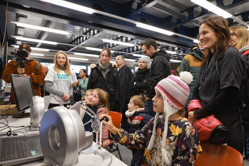 La lumière, voici la toute nouvelle thématique du festival Scientastic, le festival des sciences de l'EPFL