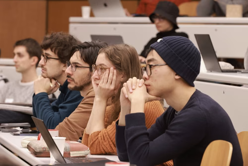 La conférence sur les systèmes de traitement de l'information neuronale (NeurIPS) est la principale conférence sur l'apprentissage automatique.