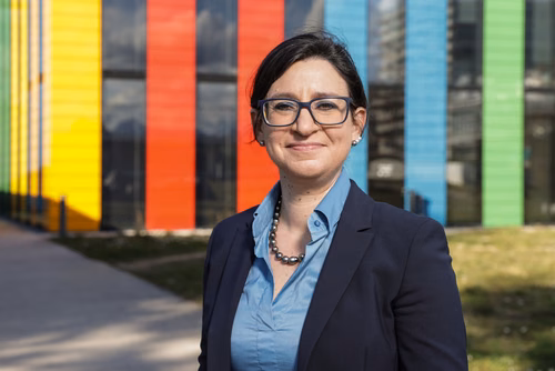 Marianne Wannier a rejoint en janvier 2025 la direction de l’EPFL. A la tête de la nouvelle Vice-présidence pour le développement humain, elle aimerait que cette école, qu’elle affectionne tout particulièrement, offre une oreille attentive à toute sa communauté.