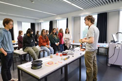 Journée de sensibilisation aux Sciences à Thoune. Organisé par le service de promotion des études