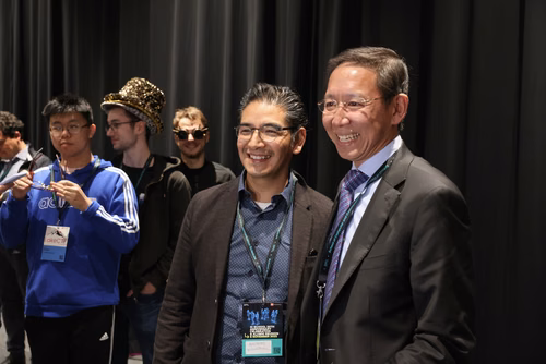 Cette année, la Faculté informatique et communications célèbre son 20e anniversaire, une étape importante dans un domaine qui s’est transformé au cours des deux dernières décennies. Durant cette période, des milliers d’étudiantes et étudiants en bachelor, en master et en doctorat ont obtenu leur diplôme, et ont ensuite contribuer à l’évolution de la branche, tant dans le milieu universitaire que dans le secteur privé.