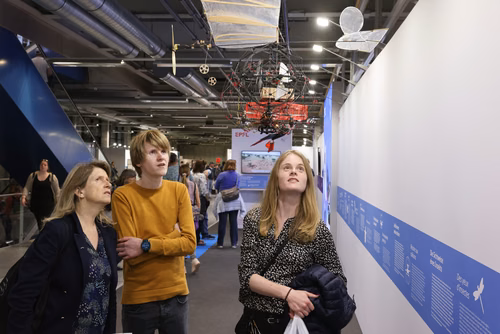 L’EPFL vous propose d’explorer ces liens étroits entre science et monde animal à travers une exposition de 200m2 présentant une sélection de projets de recherche issus des laboratoires de l’École.