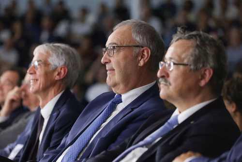 On September 21st, EPFL celebrate the 30th anniversary of its flagship experiment, the Tokamak à Configuration Variable (TCV). Operated by the Swiss Plasma Center as part of the EUROfusion Consortium, it is one of the key European facilities for the ITER project, which aims to demonstrate the scientific and technological feasibility of fusion as an energy source, and the development of DEMO, whose objective is to prove its commercial feasibility. The TCV Tokamak represents a major asset in the global effort