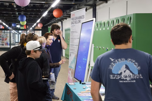 La découverte des sciences et des technologies au cœur du campus, pour les adultes et les enfants.