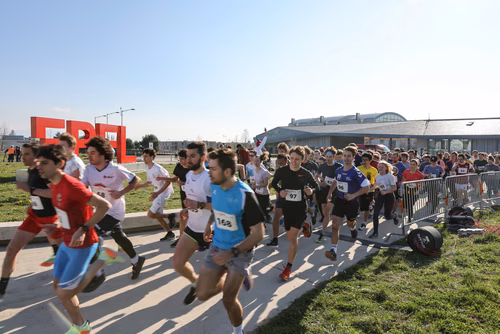 L'EPFL, l'AGEPoly et le Service des Sports Universitaires ont le le plaisir de vous inviter au cross de printemps qu'ils organisent.