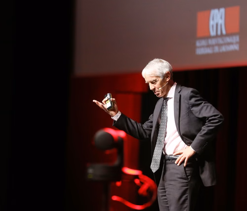 Le Gala EPFL Alumni, qui a réuni plus de 400 personnes au SwissTech Convention Center, a constitué une superbe occasion pour les diplômé.es de renouer avec leur Ecole et leurs amis.