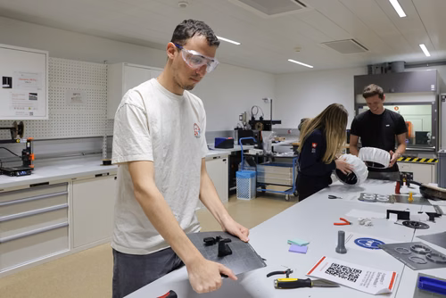Sébastien Martinerie, expert en impression 3D depuis plus de 20 ans, a modélisé et imprimé des milliers de prototypes, dont des organes humains pour former des chirurgiennes et chirurgiens. Il encadre aujourd'hui plus de 500 étudiantes et étudiants au SPOT.