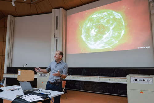 La lumière, voici la toute nouvelle thématique du festival Scientastic, le festival des sciences de l'EPFL Organisateur Service de promotion des sciences sps. 