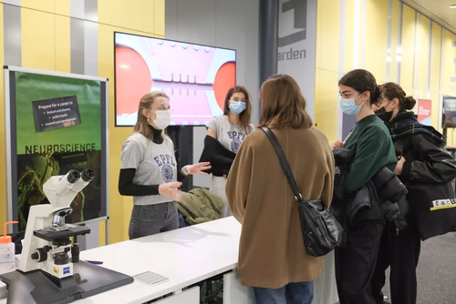 Journée des Gymnasiens accueil et stands 